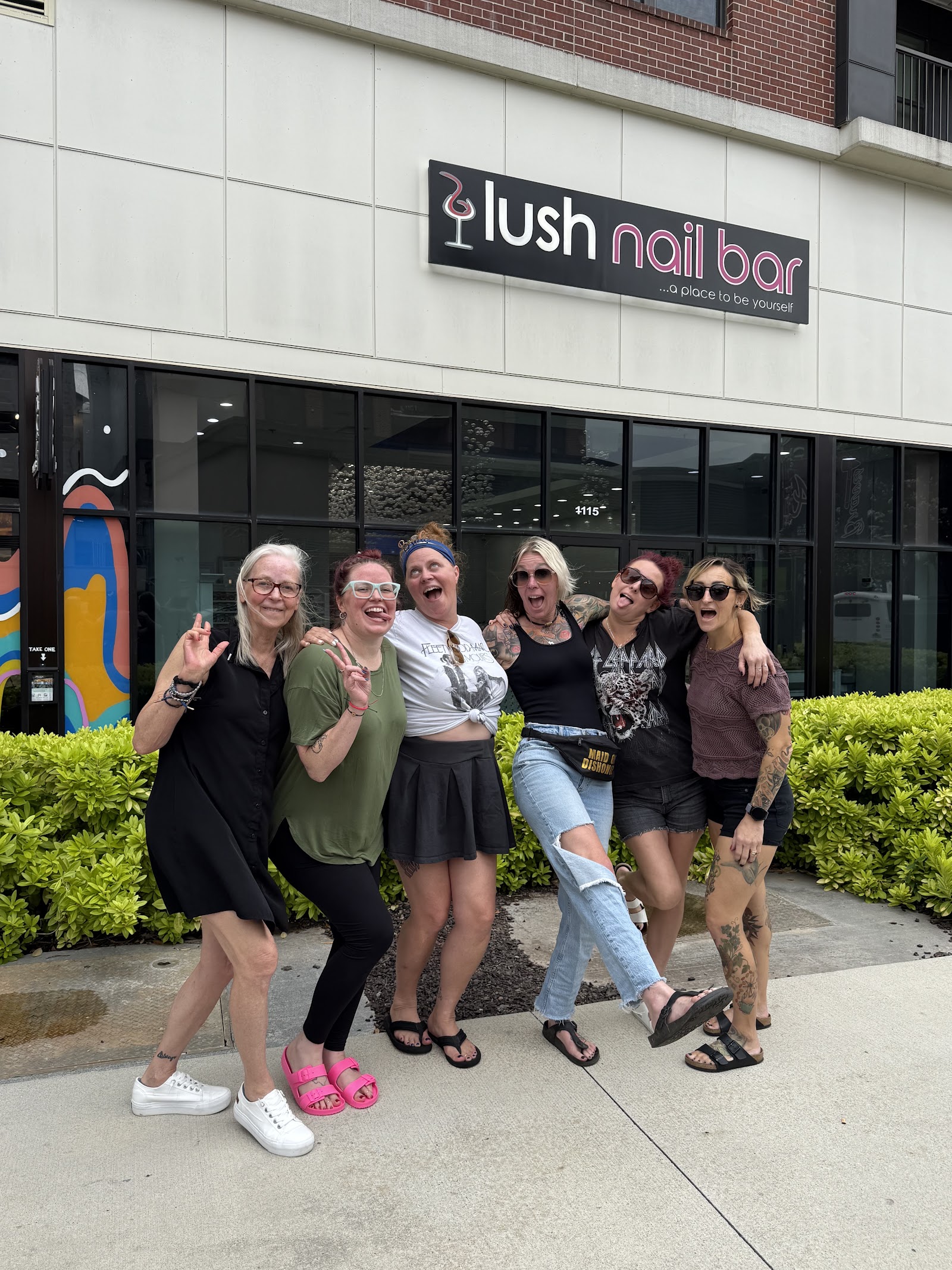 Lush Nail Bar The Battery nail photo 2